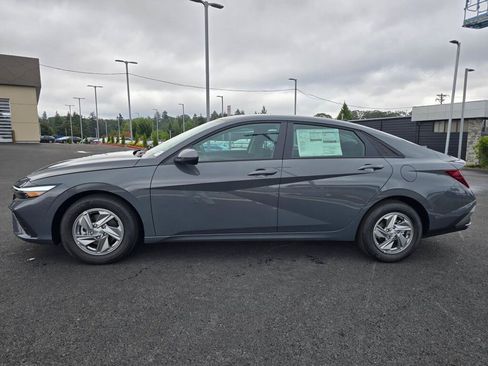 New 2026 Hyundai Elantra SE FWD image 6