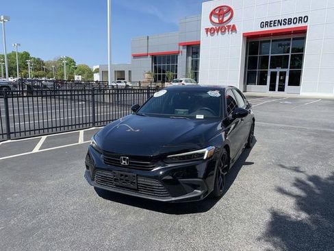 Used 2023 Honda Civic Sport image 4