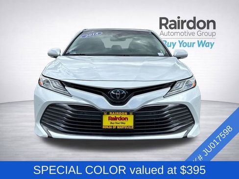 Used 2018 Toyota Camry XLE FWD image 2
