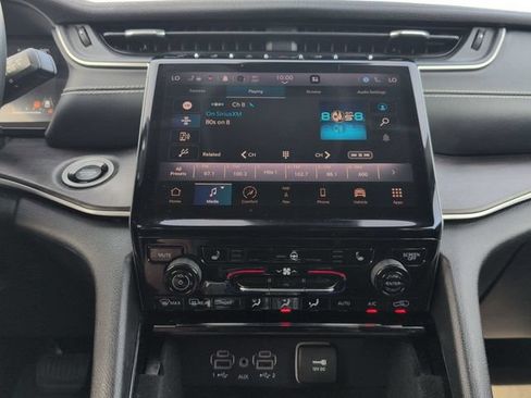 Used 2022 Jeep Grand Cherokee L Limited AWD/4WD image 25