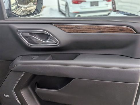 Used 2021 Chevrolet Suburban Premier w/ Premium Package image 38