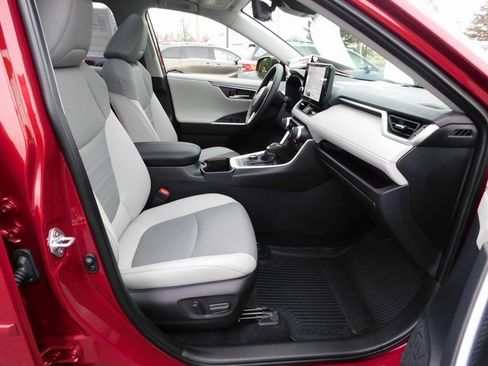 Used 2025 Toyota RAV4 Limited image 18