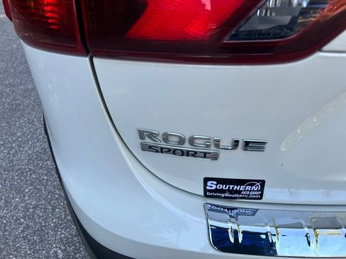Used 2017 Nissan Rogue Sport SL w/ SL Premium Package AWD/4WD image 11