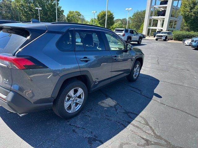 Used 2025 Toyota RAV4 XLE AWD/4WD image 4