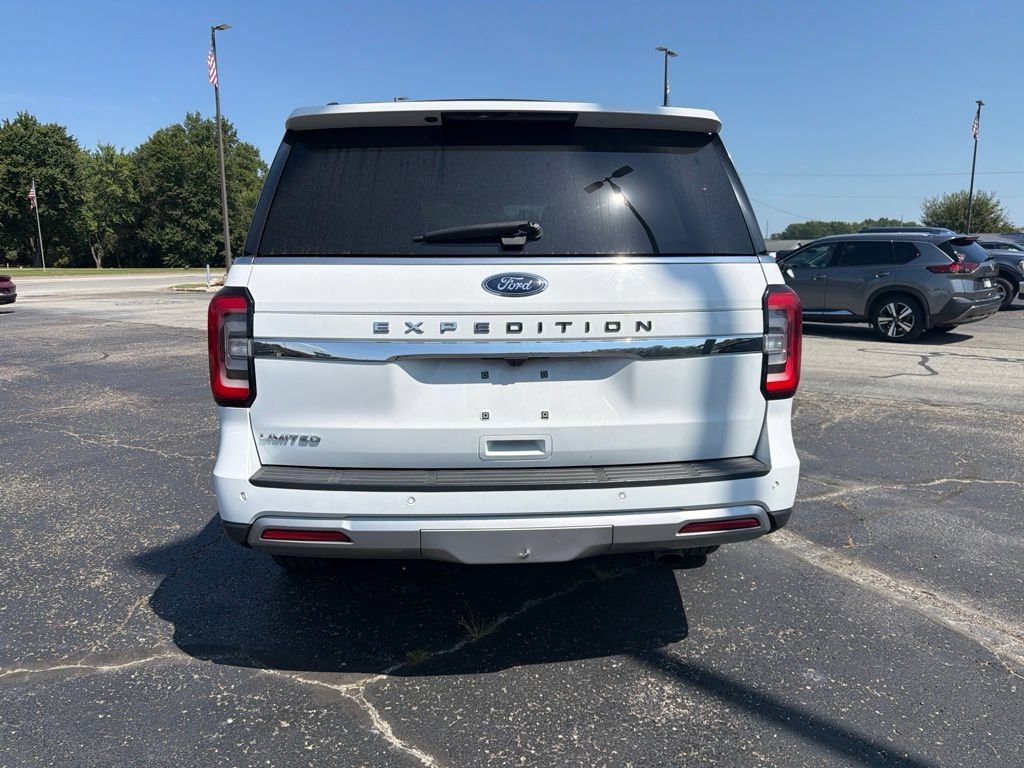 Used 2024 Ford Expedition Limited AWD/4WD image 5
