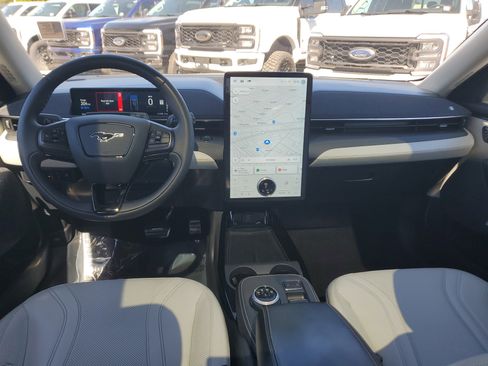 Used 2022 Ford Mustang Mach-E Premium image 16