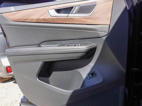 New 2026 Volkswagen Atlas SE image 14