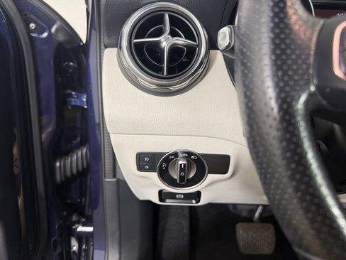 Used 2019 Mercedes-Benz GLA 250 4MATIC image 23