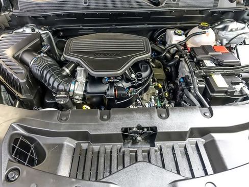 Certified 2025 Chevrolet Blazer RS image 32