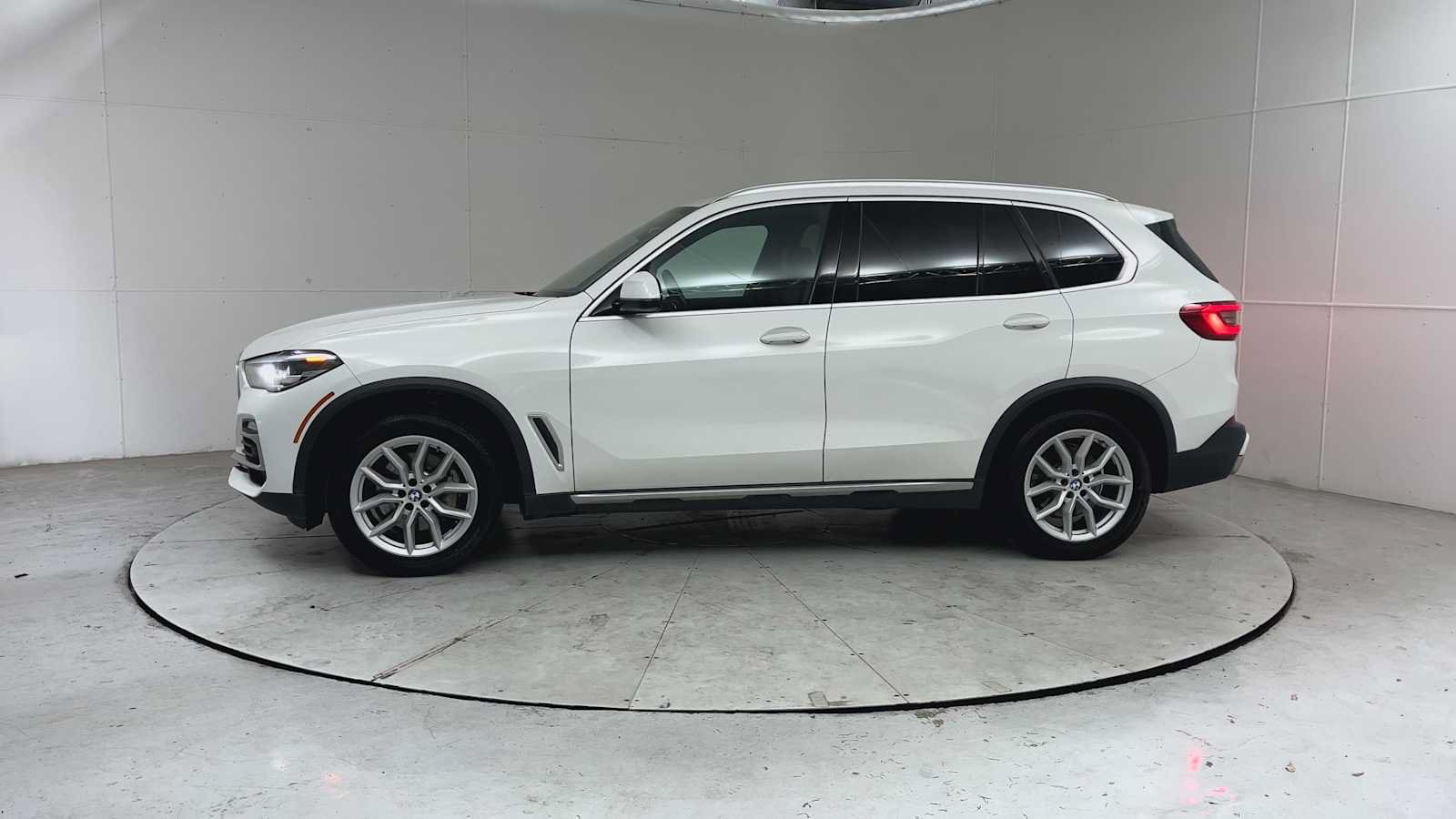 Used 2020 BMW X5 xDrive40i w/ Premium Package AWD/4WD image 5