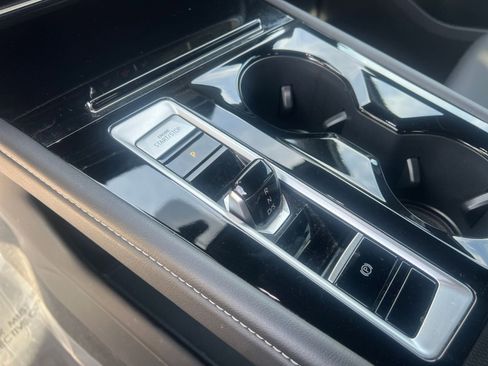 Used 2025 Volkswagen Atlas Cross Sport SE image 42