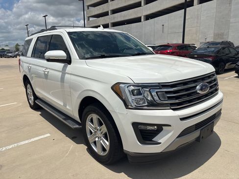 Used 2020 Ford Expedition XLT w/ Equipment Group 202A RWD image 3