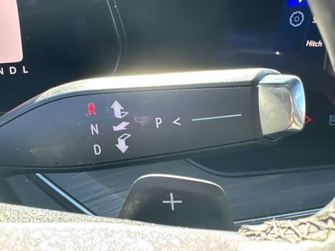 Certified 2025 Chevrolet Tahoe Premier image 31