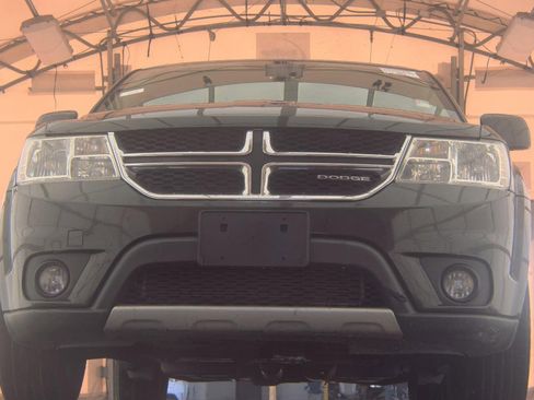 Used 2012 Dodge Journey SXT w/ Flexible Seating Group image 3