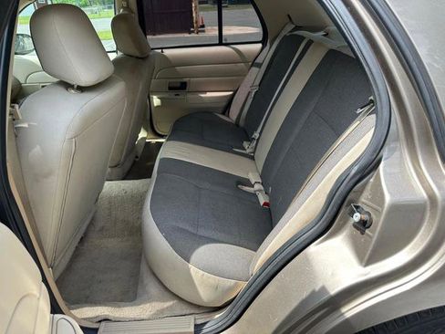 Used 2006 Ford Crown Victoria Police Interceptor image 8