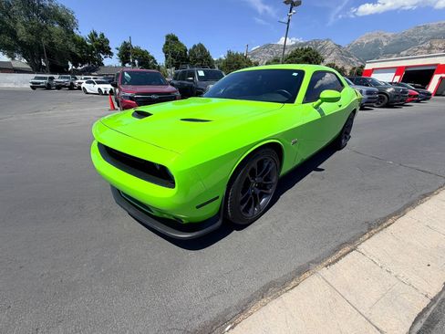 Used 2023 Dodge Challenger R/T Scat Pack RWD image 8