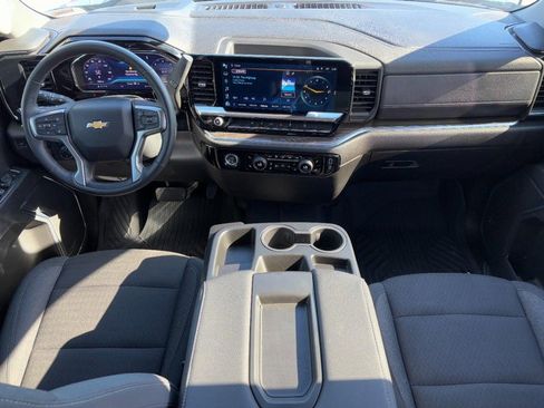 Used 2024 Chevrolet Silverado 1500 LT w/ Z71 Off-Road Package image 10