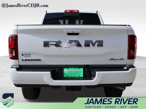 Used 2026 RAM 2500 Laramie AWD/4WD image 4