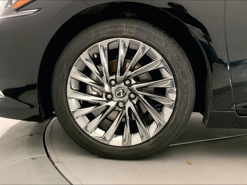 Used 2025 Lexus ES 350 Ultra Luxury w/ Accessory Package (Z2) FWD image 8