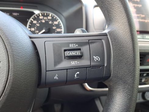 Used 2024 Nissan Rogue S FWD image 32