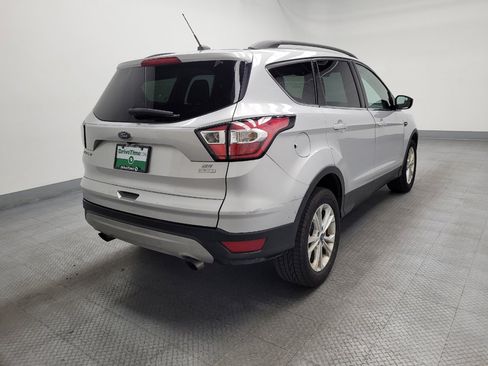 Used 2018 Ford Escape SE image 9