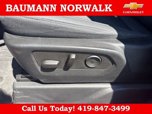 Used 2022 Chevrolet Silverado 1500 LT AWD/4WD image 20