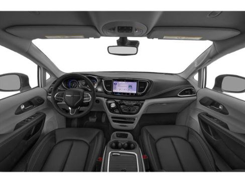 Used 2024 Chrysler Pacifica Touring-L FWD image 5