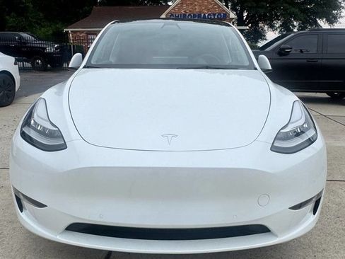 Used 2022 Tesla Model Y Long Range AWD/4WD image 1