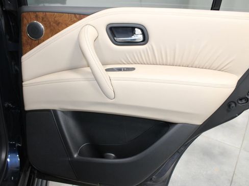 Used 2024 Nissan Armada SL w/ Captain's Chairs Package image 33