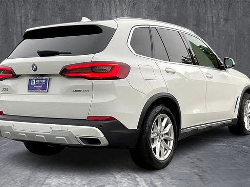 Used 2022 BMW X5 xDrive40i w/ Parking Assistance Package image 6