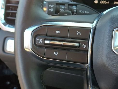 Used 2025 GMC Acadia Elevation image 25