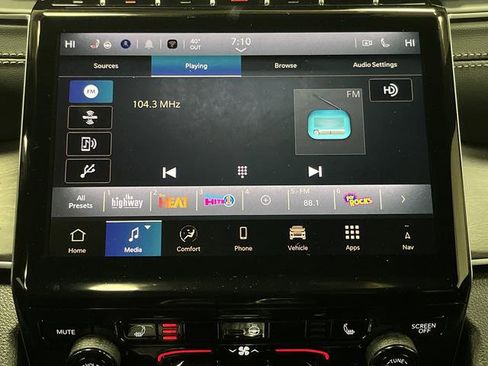 New 2025 Jeep Grand Cherokee L Limited w/ Black Appearance Package image 19