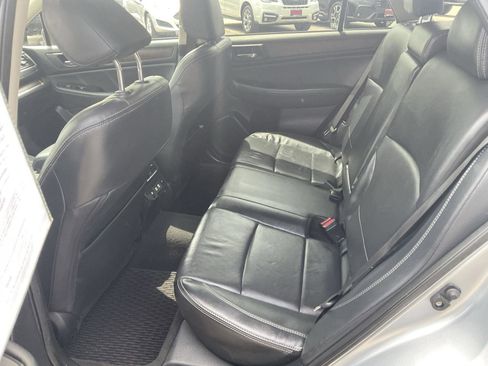 Used 2019 Subaru Outback 2.5i Limited AWD/4WD image 11