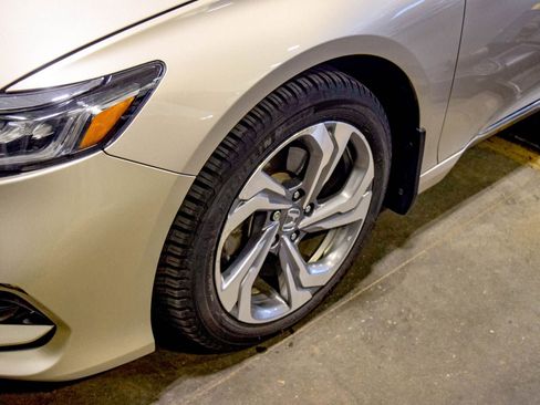 Used 2018 Honda Accord EX-L image 10