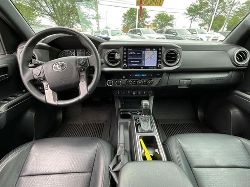 Used 2023 Toyota Tacoma TRD Off-Road w/ TRD Premium Off Road Package AWD/4WD image 7