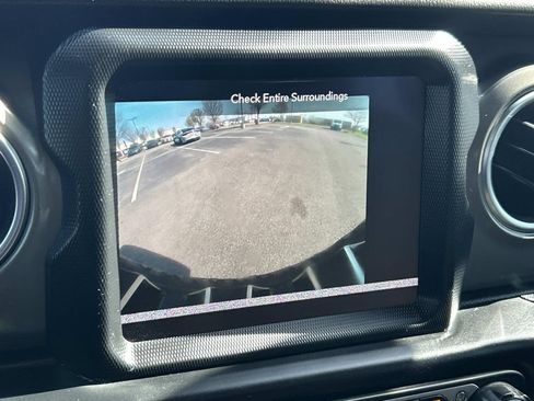 Used 2022 Jeep Wrangler Unlimited Rubicon w/ Dual Top Group AWD/4WD image 32