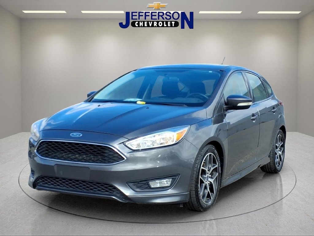 Used 2015 Ford Focus SE w/ SE Sport Package FWD image 1