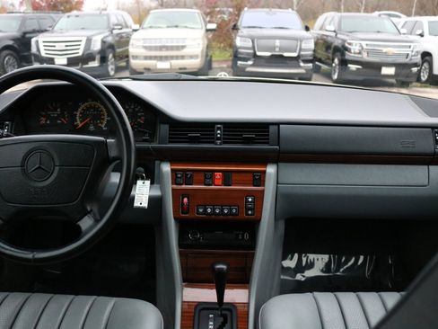 Used 1993 Mercedes-Benz 300 E 2.8 image 39