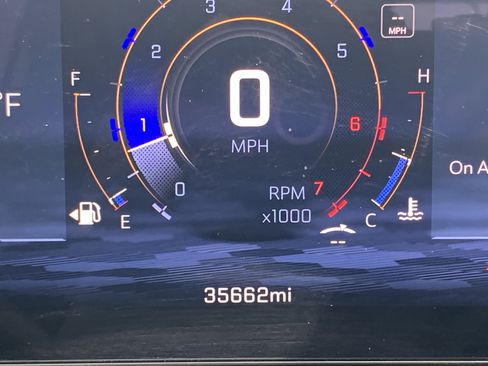 Used 2024 Chevrolet Traverse LT image 22