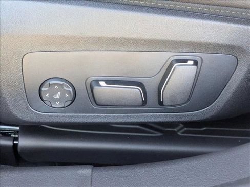 New 2026 BMW 330i xDrive Sedan w/ M Sport Package image 4