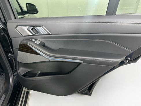 Used 2025 BMW X7 xDrive40i AWD/4WD image 32