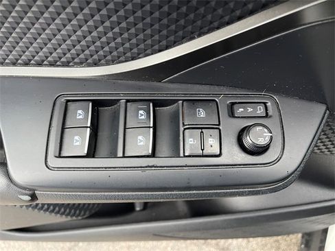 Used 2018 Toyota C-HR XLE image 27