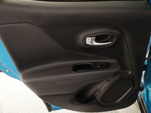 Used 2022 Jeep Renegade Altitude image 17