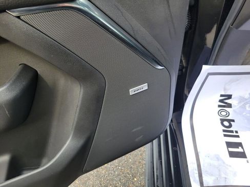 Used 2025 GMC Yukon XL Denali w/ Denali Reserve Package image 17