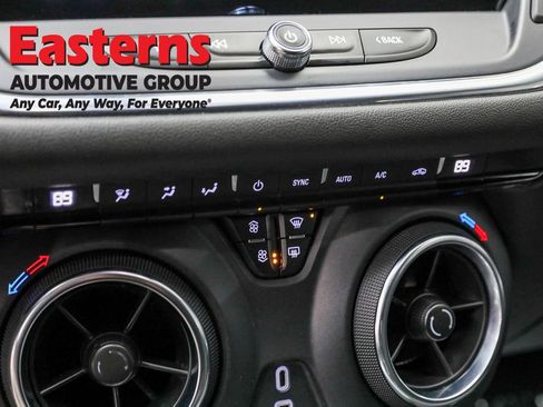 Used 2023 Chevrolet Blazer LT image 20