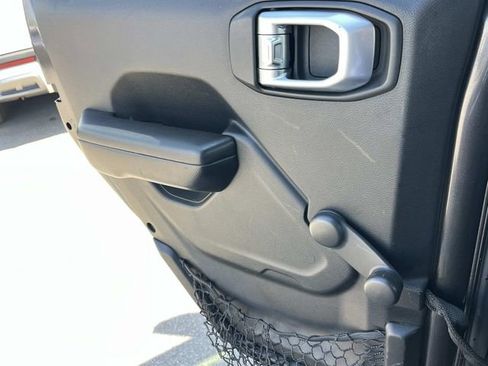 Used 2019 Jeep Wrangler Unlimited Sport AWD/4WD image 17