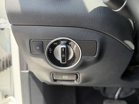 Used 2019 Mercedes-Benz GLA 250 4MATIC image 13