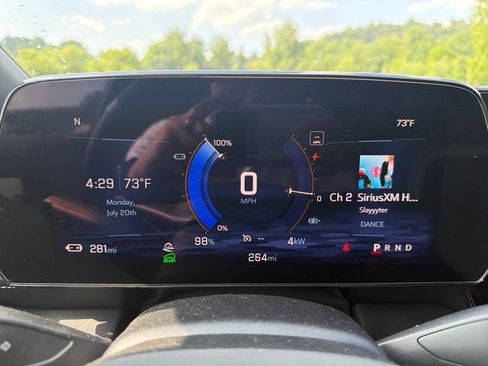 Used 2025 Chevrolet Blazer EV LT AWD/4WD image 15
