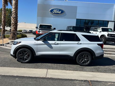 New 2026 Ford Explorer ST-Line w/ ST-Line Street Pack RWD image 3