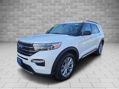 Certified 2023 Ford Explorer XLT w/ Equipment Group 202A AWD/4WD image 2